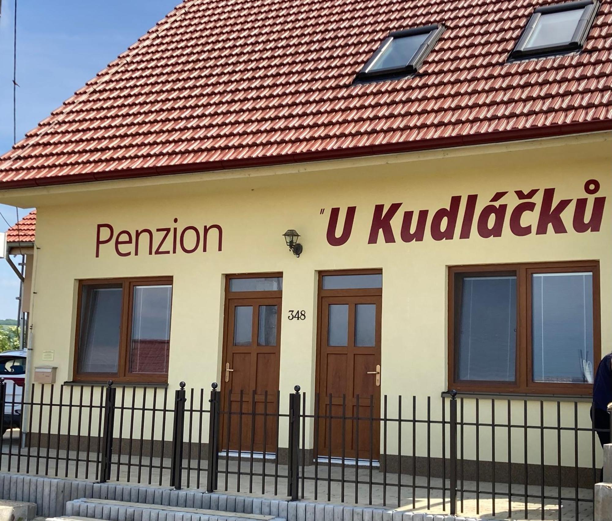 Samostatné apartmány - Penzion U Kudláčků Pouzdřany Exteriér fotografie